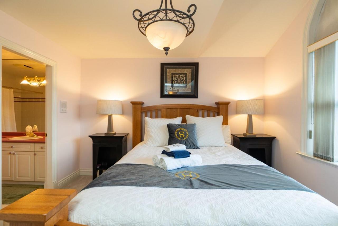 Cedar Manor Bed And Breakfast Pitt Meadows Екстер'єр фото