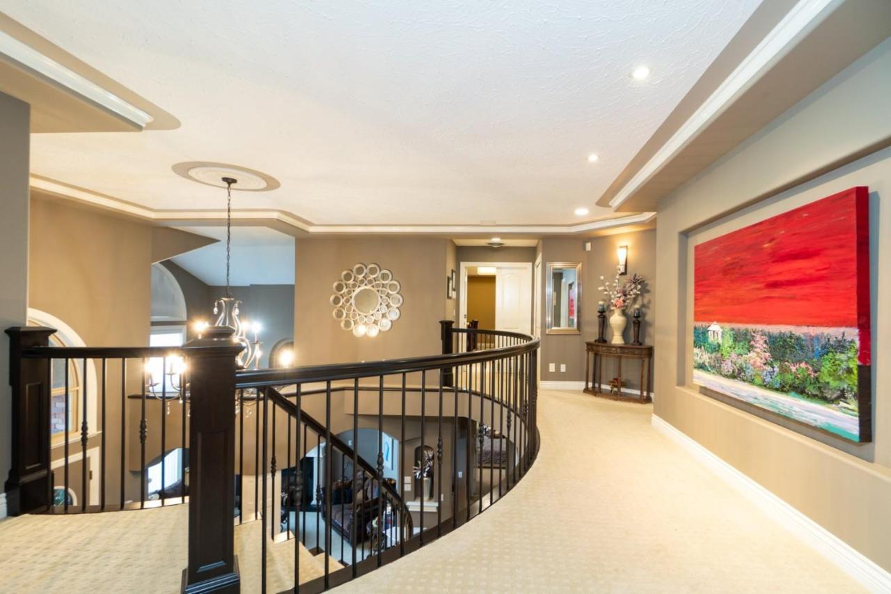 Cedar Manor Bed And Breakfast Pitt Meadows Екстер'єр фото