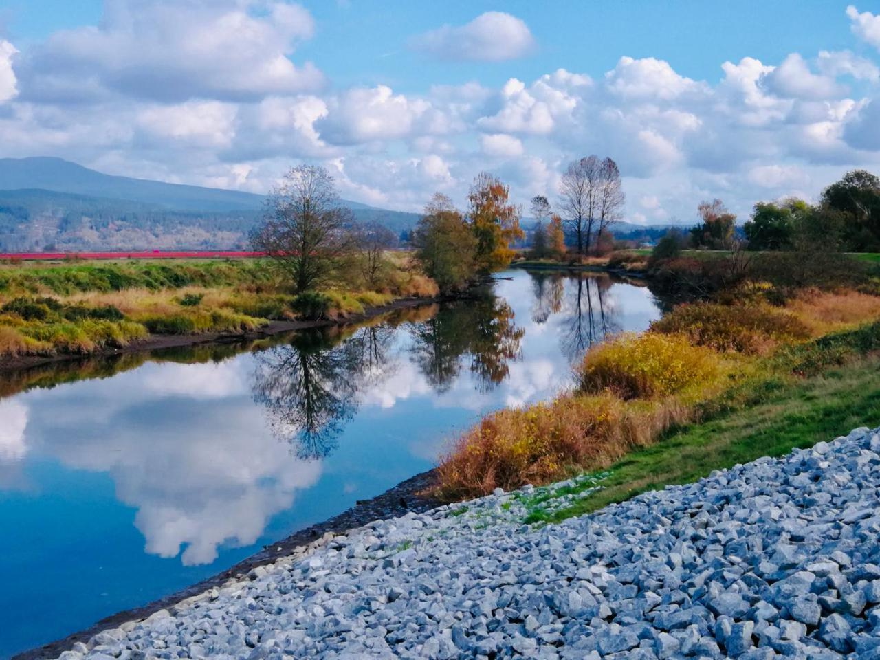 Cedar Manor Bed And Breakfast Pitt Meadows Екстер'єр фото