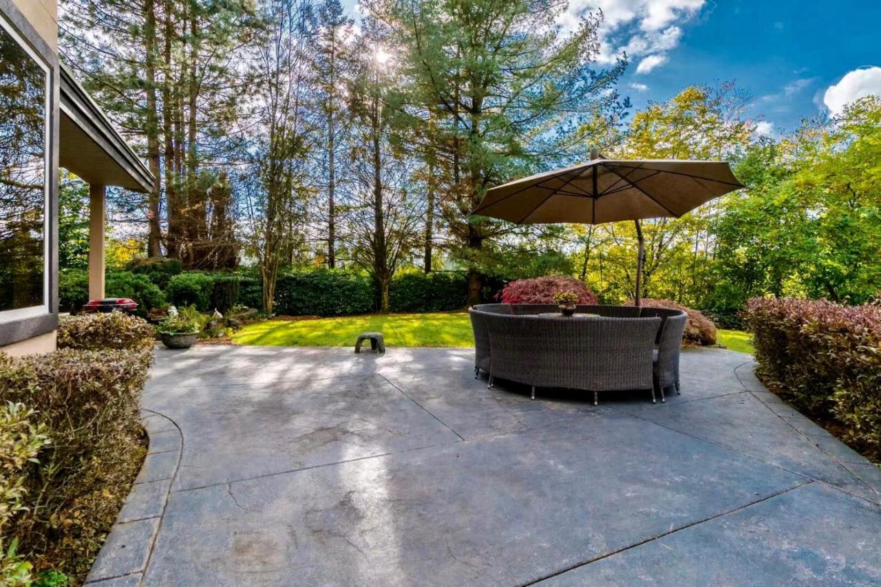 Cedar Manor Bed And Breakfast Pitt Meadows Екстер'єр фото