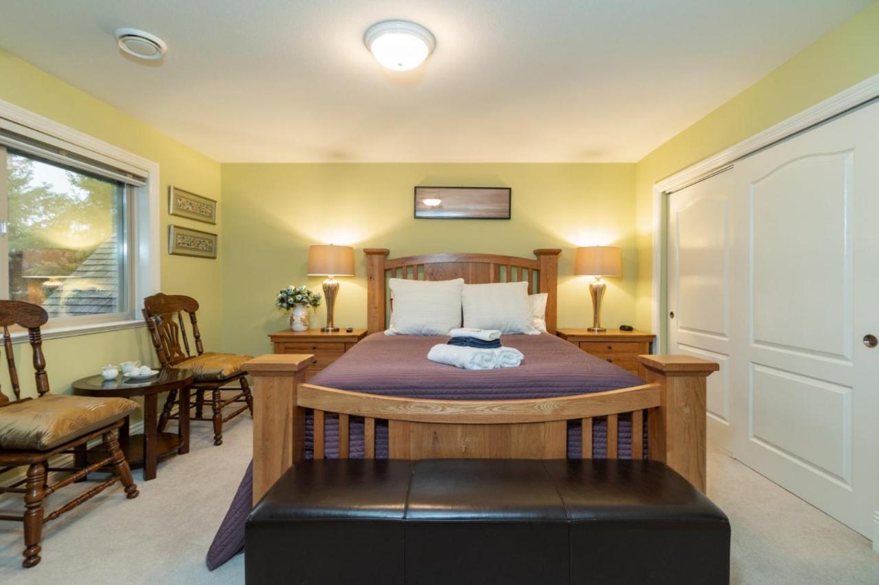 Cedar Manor Bed And Breakfast Pitt Meadows Екстер'єр фото