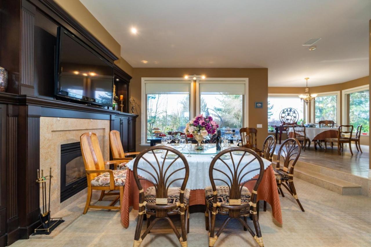 Cedar Manor Bed And Breakfast Pitt Meadows Екстер'єр фото